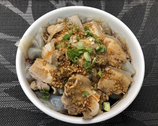 26. Sliced Boiled Pork with Garlic Sauce 蒜泥白片肉